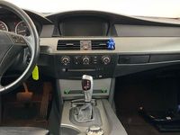 Gebraucht BMW 525 Advantage 177 PS (130 kW) 2005 Blau Kombi