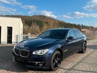 Gebraucht BMW 740 313 PS (230 kW) 2013 Blau Limousine