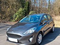 Gebraucht Ford Fiesta Cool & Connect 101 PS (74 kW) 2018 Grau Kleinwagen