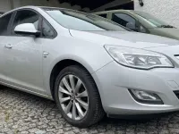 Gebraucht Opel Astra 140 PS (102 kW) 2012 Limousine