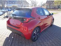 Neu Toyota Yaris 92 PS (67 kW) 2025 Silver metallic Kleinwagen