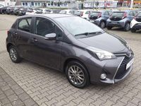 Gebraucht Toyota Yaris Active 69 PS (50 kW) 2016 Marlingrau Limousine
