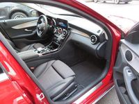 Gebraucht Mercedes C200 160 PS (117 kW) 2020 Rot Kombi