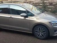 Gebraucht VW Golf Sportsvan Allstar 150 PS (110 kW) 2017 Gold Van / Kleinbus