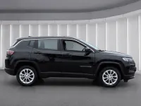 Gebraucht Jeep Compass Altitude 131 PS (96 kW) 2024 Black clear coat SUV