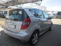 Gebraucht Mercedes A180 116 PS (85 kW) 2011 Silber Limousine