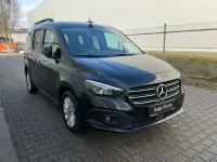 Gebraucht Mercedes T180 Progressive 116 PS (85 kW) 2024 Loparitschwarz metallic Van / Kleinbus