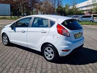 Gebraucht Ford Fiesta 101 PS (74 kW) 2017 Weiß Kleinwagen