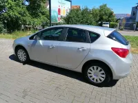 Gebraucht Opel Astra Edition 101 PS (74 kW) 2013 Grau Kleinwagen
