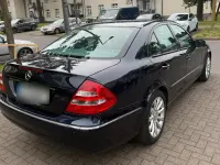 Gebraucht Mercedes E240 Elegance 177 PS (130 kW) 2003 Blau Limousine