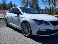 Używany Seat Leon FR 150 KM (110 kW) 2017 Biały Hatchback