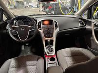 Gebraucht Opel Astra Active 140 PS (102 kW) 2013 Silber Limousine