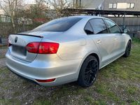 Gebraucht VW Jetta 105 PS (77 kW) 2011 Silber Limousine