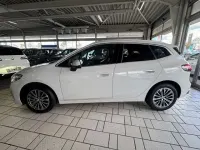 Gebraucht BMW 220 Active Tourer Luxury Line 163 PS (119 kW) 2025 Weiss Van / Kleinbus
