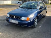 Gebraucht VW Polo 60 PS (44 kW) 1999 Blau Limousine