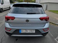 Gebraucht VW T-Roc Life 150 PS (110 kW) 2024 Silber SUV