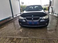 Gebraucht BMW 318 129 PS (94 kW) 2007 Schwarz Limousine