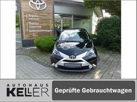 Gebraucht Toyota Aygo Basis 69 PS (50 kW) 2017 Midnight schwarz mica Kleinwagen
