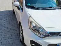 Gebraucht Kia Rio Edition 7 86 PS (63 kW) 2013 Weiß Limousine