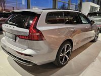 Neu Volvo V60 Plus 197 PS (144 kW) 2026 Silber Kombi