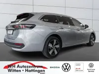 Nowe VW Passat Pro 150 KM (110 kW) 2025 Srebrny Kombi