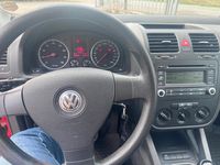 Gebraucht VW Golf V 105 PS (77 kW) 2006 Rot Kleinwagen