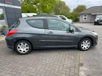 Gebraucht Peugeot 308 Tendance 95 PS (69 kW) 2008 Grau Limousine