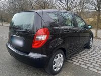 Gebraucht Mercedes A160 95 PS (69 kW) 2011 Schwarz Kleinwagen