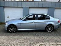 gebraucht BMW 318 e90 d Facelift M-Paket Optik TÜV Neu/Volleder/ Temp.