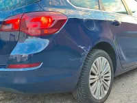 Gebraucht Opel Astra 101 PS (74 kW) 2011 Blau Kombi
