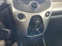 Gebraucht Toyota Aygo 69 PS (50 kW) 2016 Weiß Kleinwagen