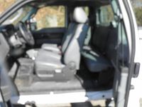 Używany Ford V8 400 KM (294 kW) 2012 Biały SUV
