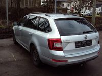 Usado Skoda Octavia Joy 150 HP (110 kW) 2016 Prateado Citadino