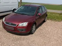 Gebraucht Ford Focus Ghia 101 PS (74 kW) 2004 Rot Limousine
