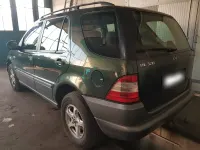 Gebraucht Mercedes ML320 218 PS (160 kW) 2001 Grün SUV