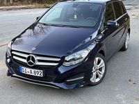 Gebraucht Mercedes B180 122 PS (89 kW) 2017 Blau Van / Kleinbus