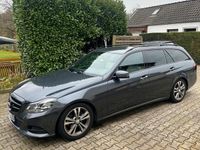 Gebraucht Mercedes E220 Avantgarde 170 PS (125 kW) 2014 Grau Kombi
