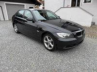 Gebraucht BMW 318 129 PS (94 kW) 2007 Schwarz Limousine
