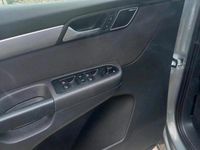 Second-hand VW Sharan 140 CP (102 kW) 2012 Albastru Monovolum