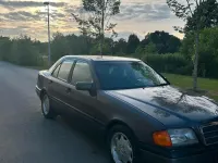 Gebraucht Mercedes C180 122 PS (89 kW) 1993 Braun Limousine