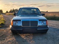 Gebraucht Mercedes E260 160 PS (117 kW) 1991 Blau Limousine