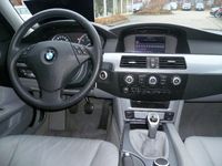 Gebraucht BMW 523 190 PS (139 kW) 2007 Silber metallic Limousine