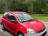 Gebraucht Toyota Yaris 68 PS (50 kW) 1999 Rot Limousine