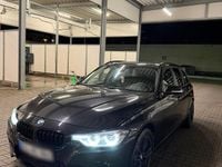 Gebraucht BMW 330 258 PS (189 kW) 2017 Schwarz Kombi
