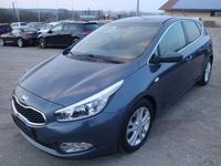 Gebraucht Kia Ceed FIFA World Cup Edition 128 PS (94 kW) 2014 Blau Kleinwagen