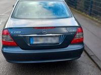 Gebraucht Mercedes E200 136 PS (100 kW) 2008 Grau Limousine