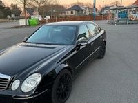 Gebraucht Mercedes E270 177 PS (130 kW) 2003 Schwarz Kleinwagen