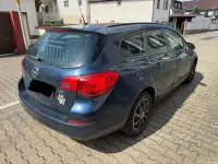 Gebraucht Opel Astra 110 PS (80 kW) 2011 Blau Kombi
