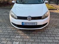 Gebraucht VW Golf VI 105 PS (77 kW) 2010 Weiß Kleinwagen