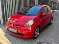 Gebraucht Toyota Aygo 70 PS (51 kW) 2007 Rot Kleinwagen